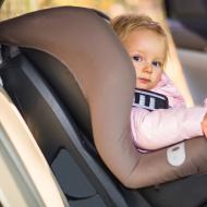 Hogyan változnak a gyerekek autóban történő szállításának szabályai
