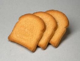 Сушка сухарей в домашних условиях — простые способы использования черствеющего хлеба